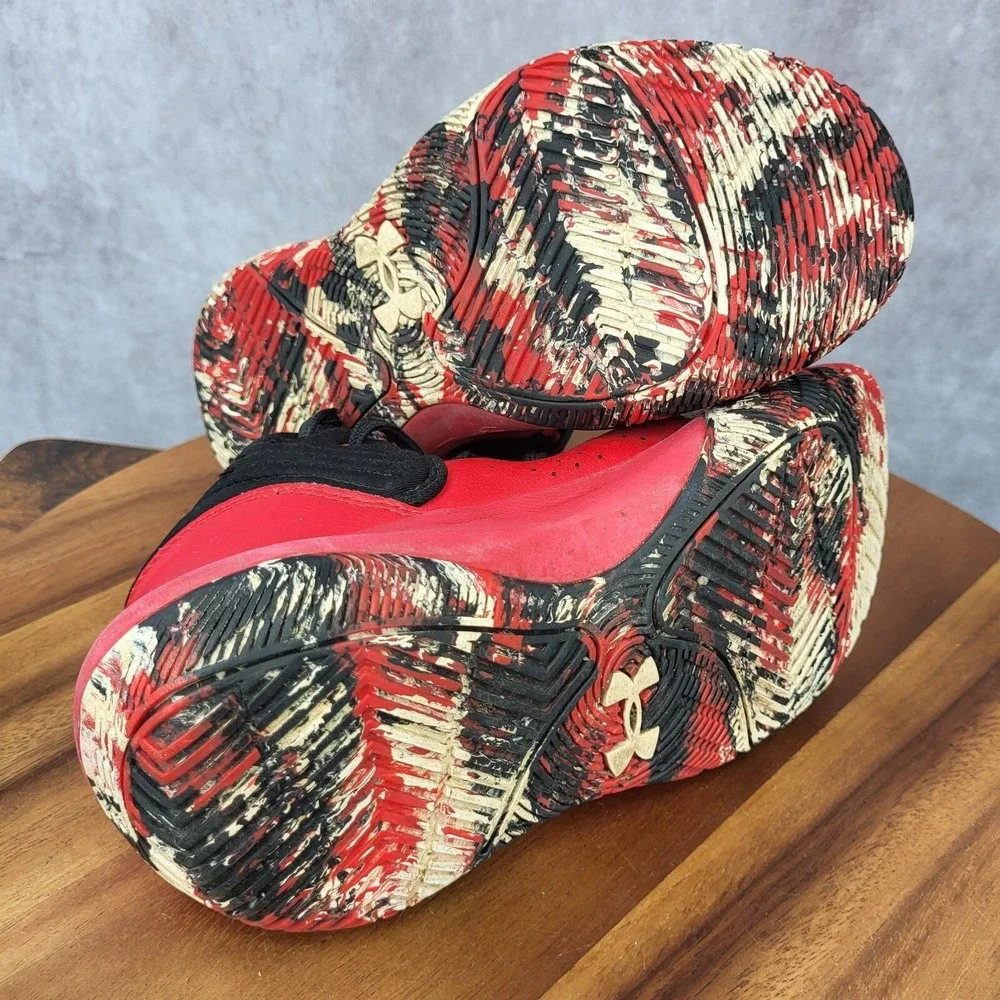 Under Armour Basketball‎ Shoes Boys 4Y Red Perforated Sneakers 3024794-600
